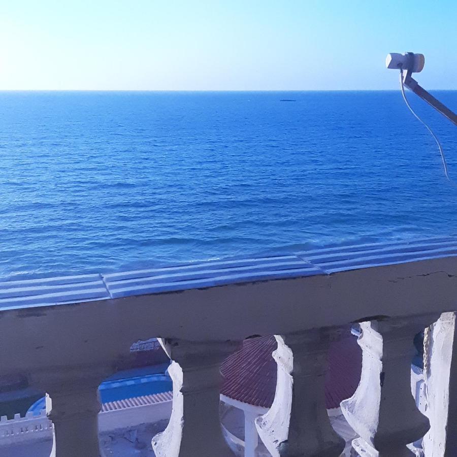 Panorama Apartment With A Charming Sea And Swimming Pool View Near Alexandria With Free Wifi شقة باطلالة ساحرة على البحر وحمام السباحة Zewnętrze zdjęcie